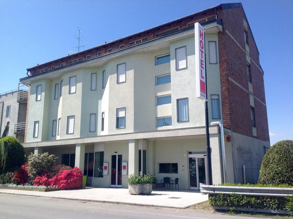 La Bettola Hotel Carisio Exterior photo