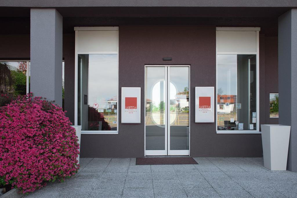 La Bettola Hotel Carisio Exterior photo